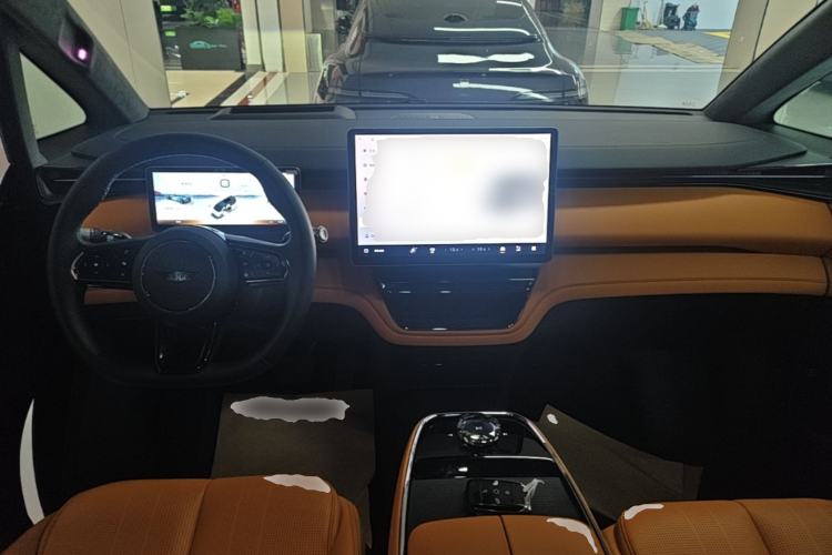 Used Geely Galaxy LEVC L380 2025 805 km Flagship Version All-Wheel Drive Center Console