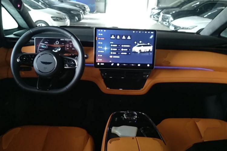 Used Geely Galaxy LEVC L380 2025 805 km Flagship Version All-Wheel Drive Center Console