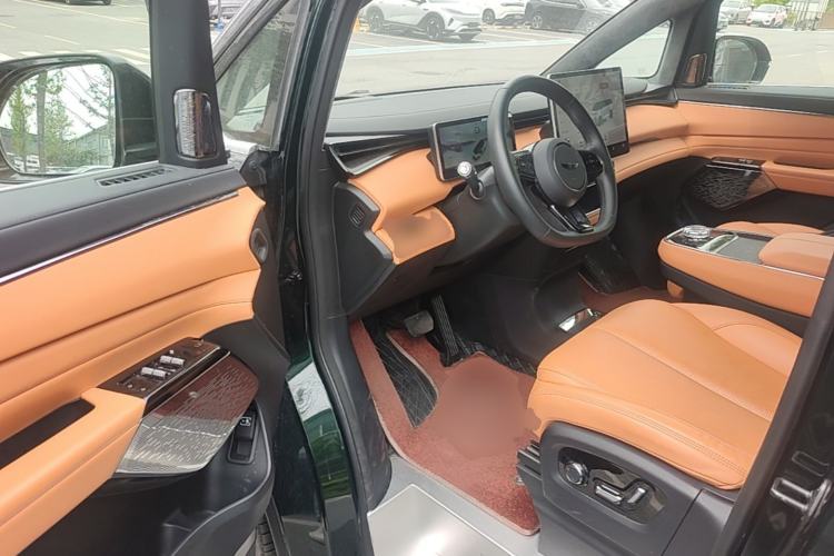 Used Geely Galaxy LEVC L380 2025 805 km Flagship Version All-Wheel Drive Driver Seat