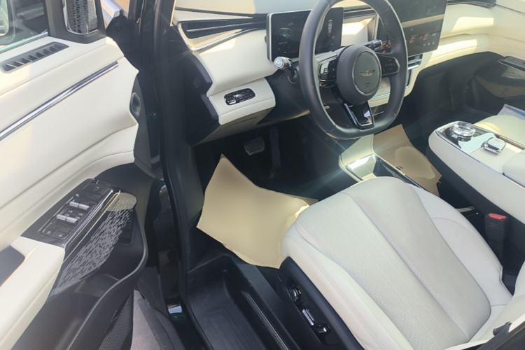 Used Geely Galaxy LEVC L380 2025 805 km Flagship Version All-Wheel Drive Driver Seat