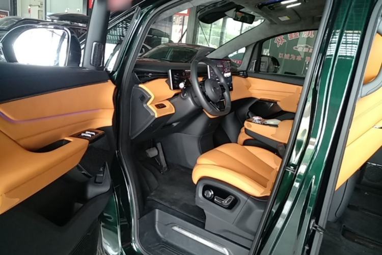 Used Geely Galaxy LEVC L380 2025 805 km Flagship Version All-Wheel Drive Driver Seat