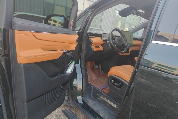 Used Geely Galaxy LEVC L380 2025 805 km Flagship Version All-Wheel Drive Driver Seat