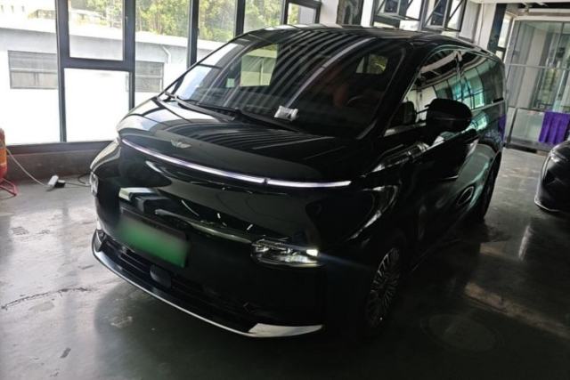 Used Geely Galaxy LEVC L380 2025 805 km Flagship Version All-Wheel Drive