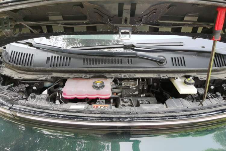 Used Geely Galaxy LEVC L380 2025 650 km Flagship Edition All-Wheel Drive Engine Bay