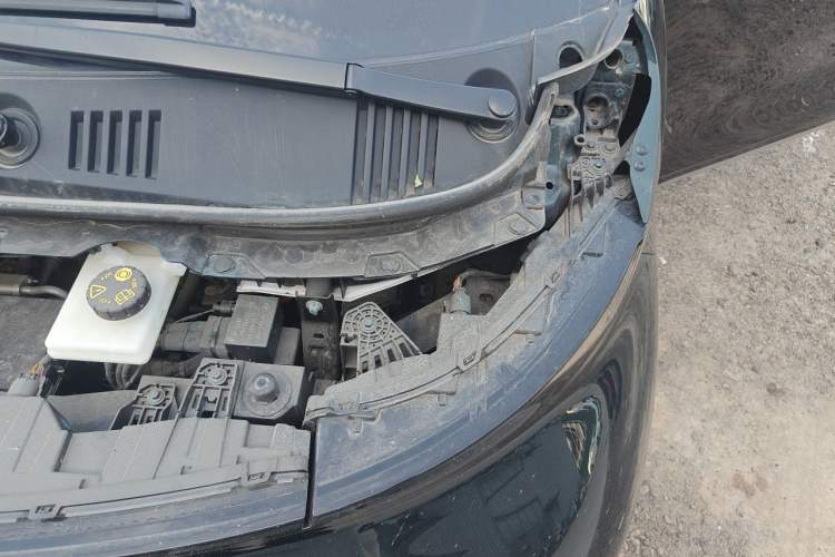 Used Geely Galaxy LEVC L380 2025 805 km Flagship Version All-Wheel Drive Engine Bay Left