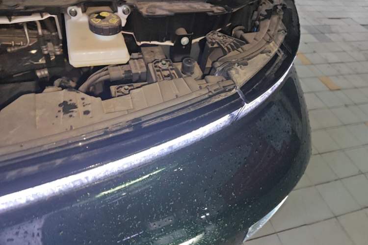Used Geely Galaxy LEVC L380 2025 805 km Flagship Version All-Wheel Drive Engine Bay Left