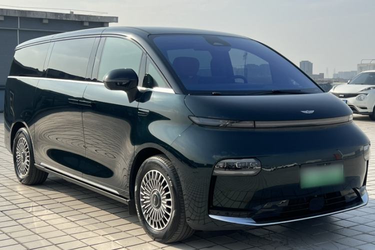 Used Geely Galaxy LEVC L380 2025 805 km Flagship Version All-Wheel Drive Exterior 1