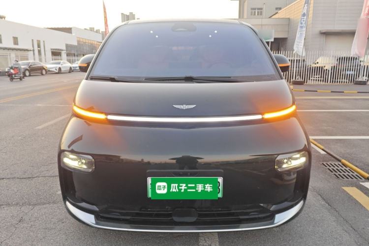 Used Geely Galaxy LEVC L380 2025 805 km Flagship Version All-Wheel Drive Exterior 1