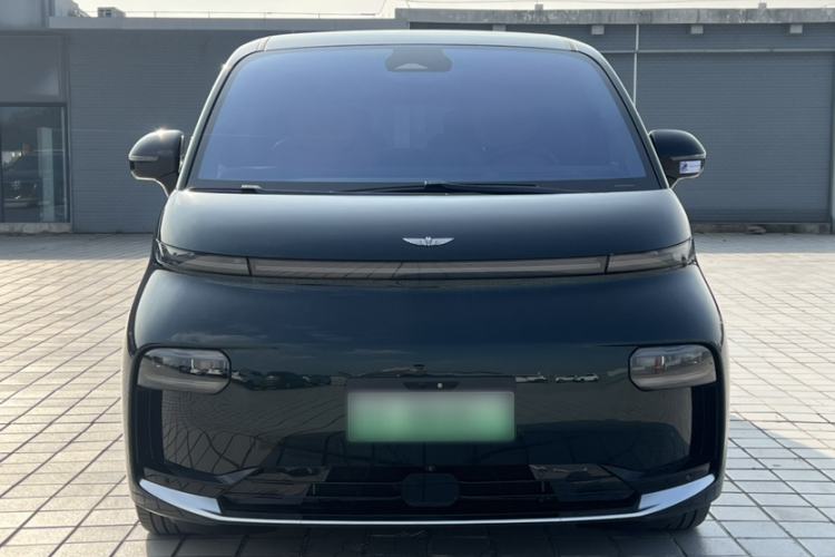 Used Geely Galaxy LEVC L380 2025 805 km Flagship Version All-Wheel Drive Exterior 2