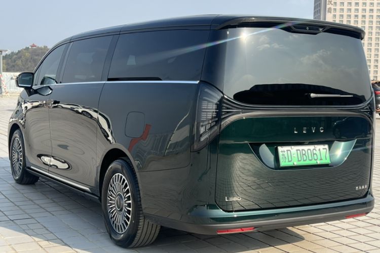 Used Geely Galaxy LEVC L380 2025 805 km Flagship Version All-Wheel Drive Exterior 4