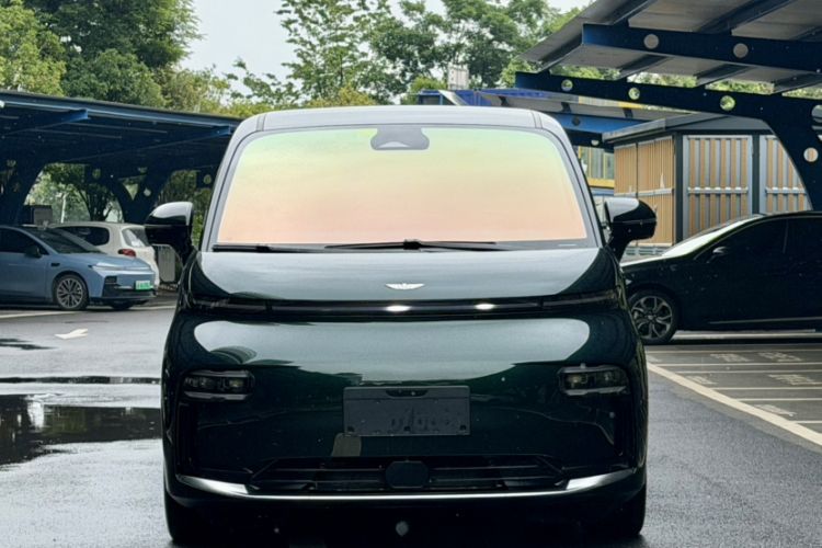 Used Geely Galaxy LEVC L380 2025 805 km Collection Edition All-Wheel Drive Exterior 5