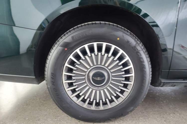 Used Geely Galaxy LEVC L380 2025 805 km Flagship Version All-Wheel Drive Exterior 5