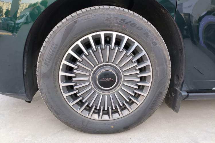 Used Geely Galaxy LEVC L380 2025 805 km Flagship Version All-Wheel Drive Exterior 7