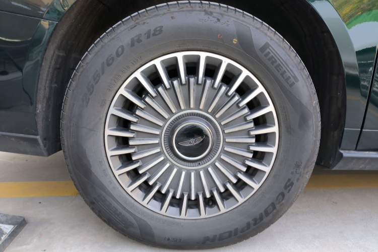 Used Geely Galaxy LEVC L380 2025 805 km Flagship Version All-Wheel Drive Exterior 8