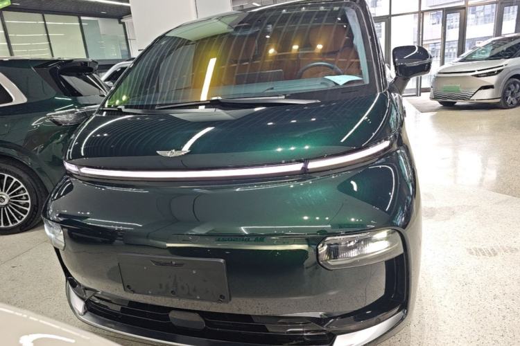 Used Geely Galaxy LEVC L380 2025 805 km Collection Edition All-Wheel Drive Front