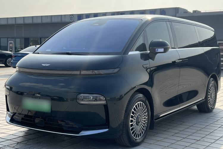 Used Geely Galaxy LEVC L380 2025 805 km Flagship Version All-Wheel Drive Front Left 45 Deg