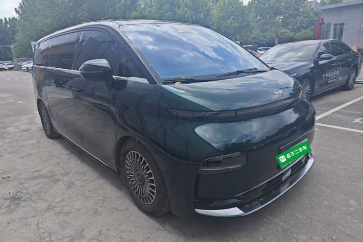 Used Geely Galaxy LEVC L380 2025 805 km Flagship Version All-Wheel Drive Front Right 45 Deg
