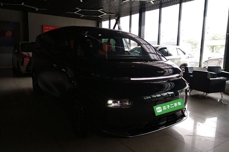 Used Geely Galaxy LEVC L380 2025 805 km Flagship Version All-Wheel Drive Front Right 45 Deg