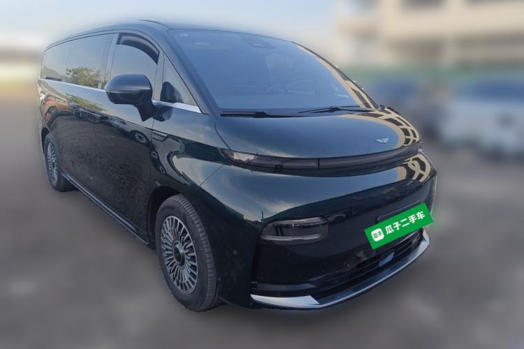 Used Geely Galaxy LEVC L380 2025 805 km Flagship Version All-Wheel Drive Front Right 45 Deg