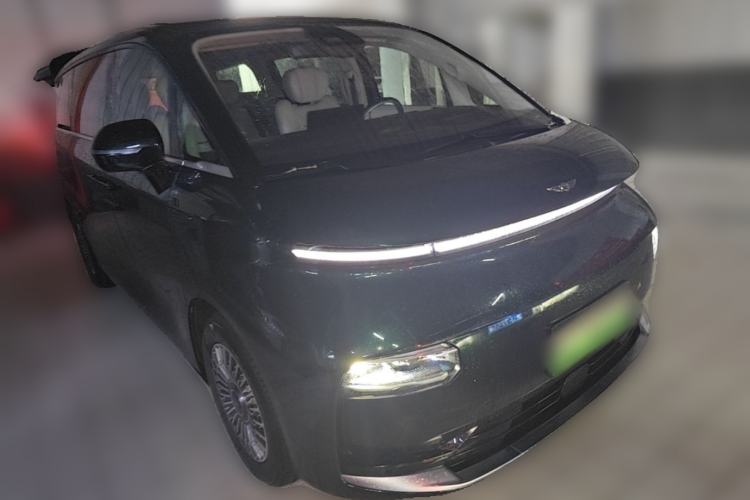 Used Geely Galaxy LEVC L380 2025 805 km Flagship Version All-Wheel Drive Front Right 45 Deg