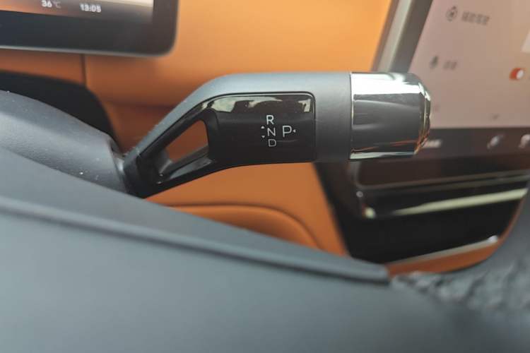 Used Geely Galaxy LEVC L380 2025 805 km Flagship Version All-Wheel Drive Gear Lever