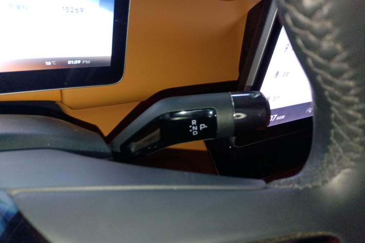 Used Geely Galaxy LEVC L380 2025 805 km Flagship Version All-Wheel Drive Gear Lever