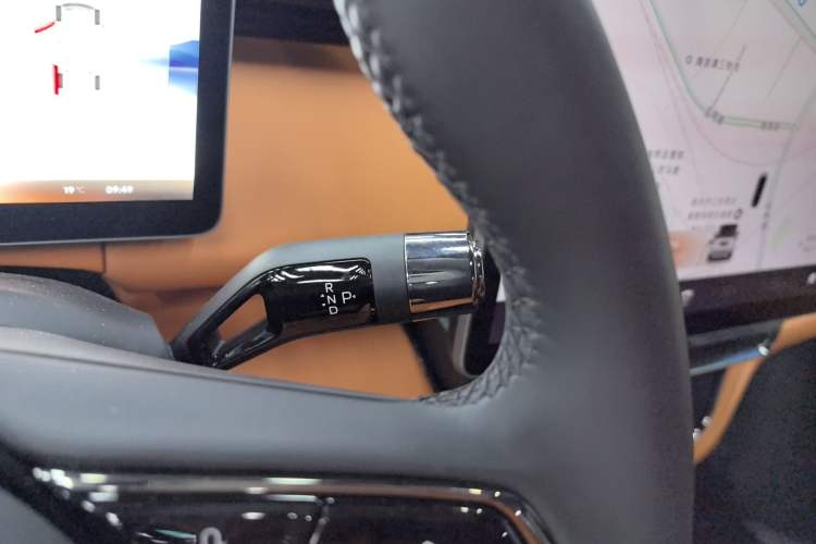 Used Geely Galaxy LEVC L380 2025 805 km Flagship Version All-Wheel Drive Gear Lever