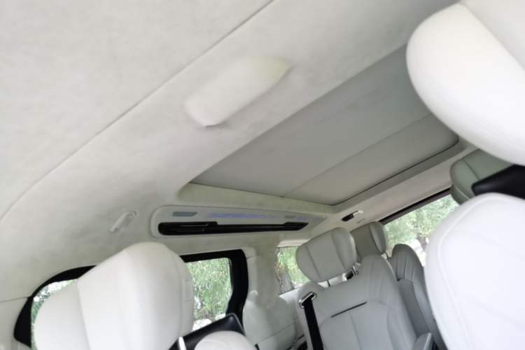 Used Geely Galaxy LEVC L380 2025 650 km Flagship Edition All-Wheel Drive Headliner