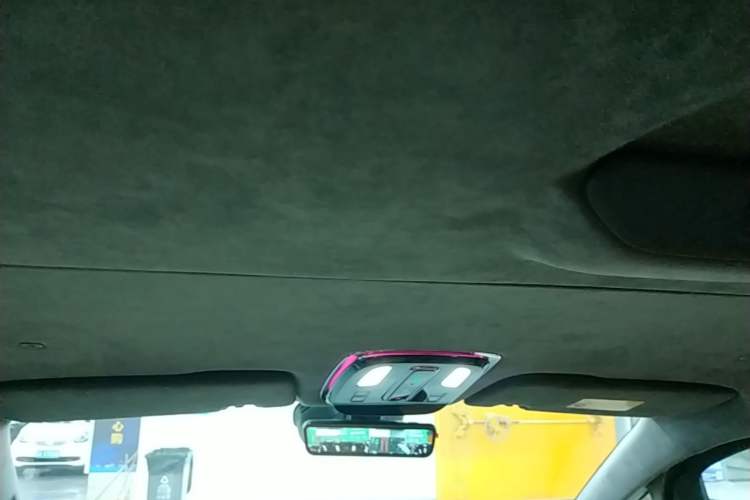 Used Geely Galaxy LEVC L380 2025 825 km Extraordinary Edition Headliner