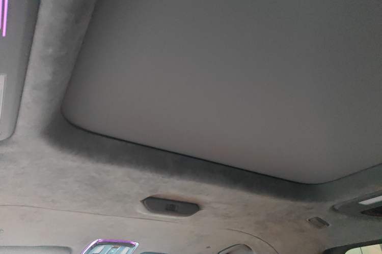 Used Geely Galaxy LEVC L380 2025 805 km Flagship Version All-Wheel Drive Headliner