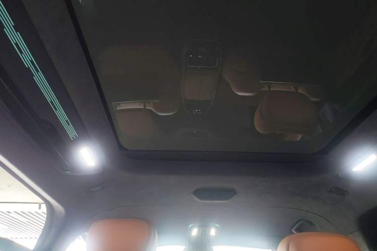 Used Geely Galaxy LEVC L380 2025 805 km Flagship Version All-Wheel Drive Headliner