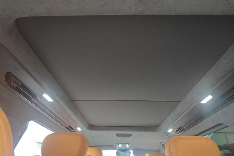Used Geely Galaxy LEVC L380 2025 805 km Flagship Version All-Wheel Drive Headliner