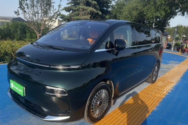 Used Geely Galaxy LEVC L380 2025 805 km Flagship Version All-Wheel Drive
