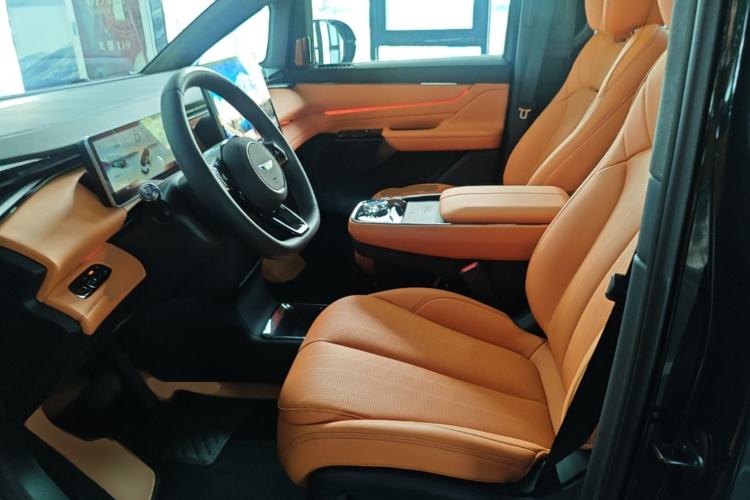 Used Geely Galaxy LEVC L380 2025 805 km Flagship Version All-Wheel Drive Left Front Seat