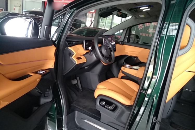 Used Geely Galaxy LEVC L380 2025 805 km Flagship Version All-Wheel Drive Left Front Seat