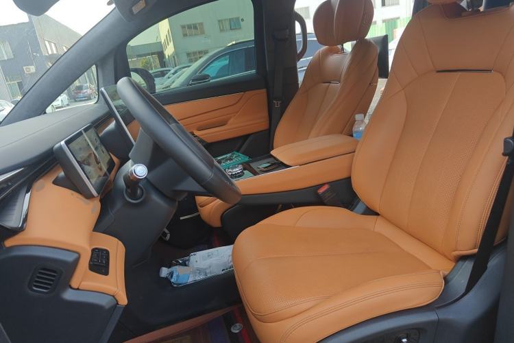 Used Geely Galaxy LEVC L380 2025 805 km Flagship Version All-Wheel Drive Left Front Seat