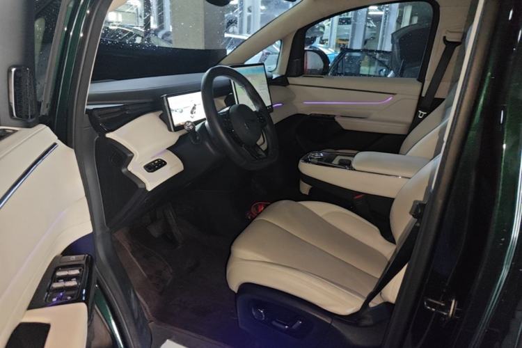 Used Geely Galaxy LEVC L380 2025 805 km Flagship Version All-Wheel Drive Left Front Seat