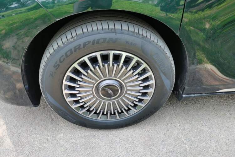 Used Geely Galaxy LEVC L380 2025 650 km Flagship Edition All-Wheel Drive Left Front Wheel Hub