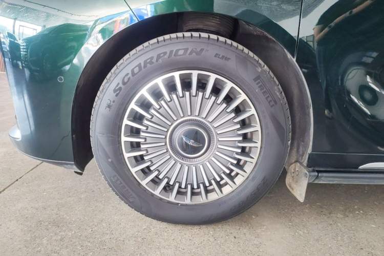 Used Geely Galaxy LEVC L380 2025 805 km Flagship Version All-Wheel Drive Left Front Wheel Hub