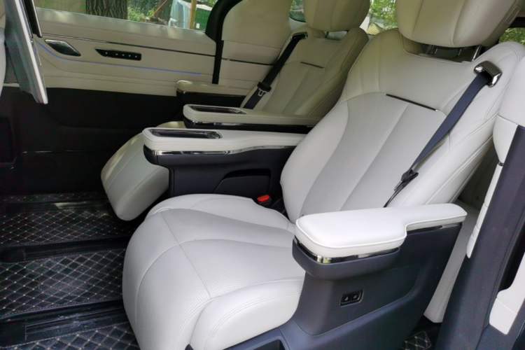 Used Geely Galaxy LEVC L380 2025 650 km Flagship Edition All-Wheel Drive Left Rear Seat