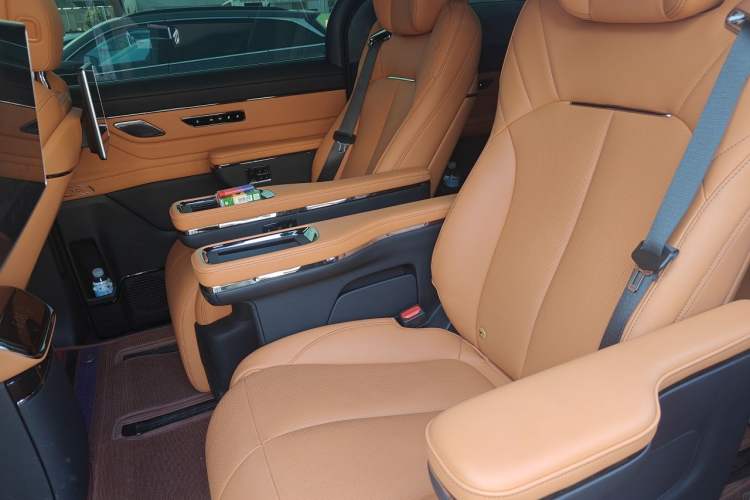 Used Geely Galaxy LEVC L380 2025 805 km Flagship Version All-Wheel Drive Left Rear Seat