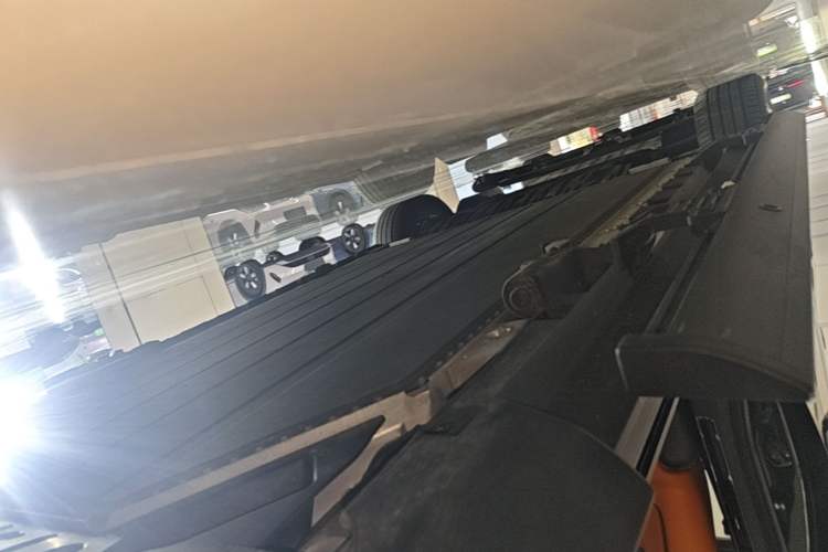 Used Geely Galaxy LEVC L380 2025 805 km Flagship Version All-Wheel Drive Left Side Sill