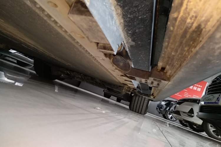 Used Geely Galaxy LEVC L380 2025 805 km Flagship Version All-Wheel Drive Left Side Sill
