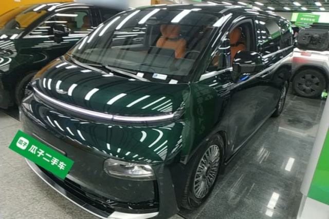 Used Geely Galaxy LEVC L380 2025 805 km Flagship Version All-Wheel Drive