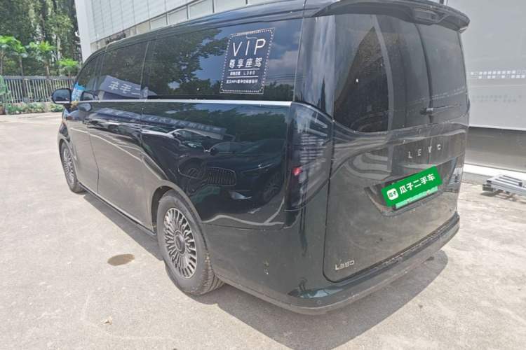 Used Geely Galaxy LEVC L380 2025 805 km Flagship Version All-Wheel Drive Rear Left 45 Deg