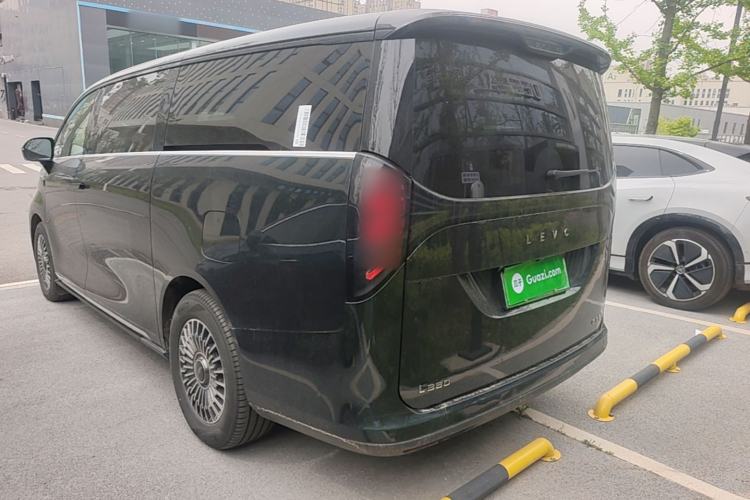 Used Geely Galaxy LEVC L380 2025 805 km Flagship Version All-Wheel Drive Rear Left 45 Deg