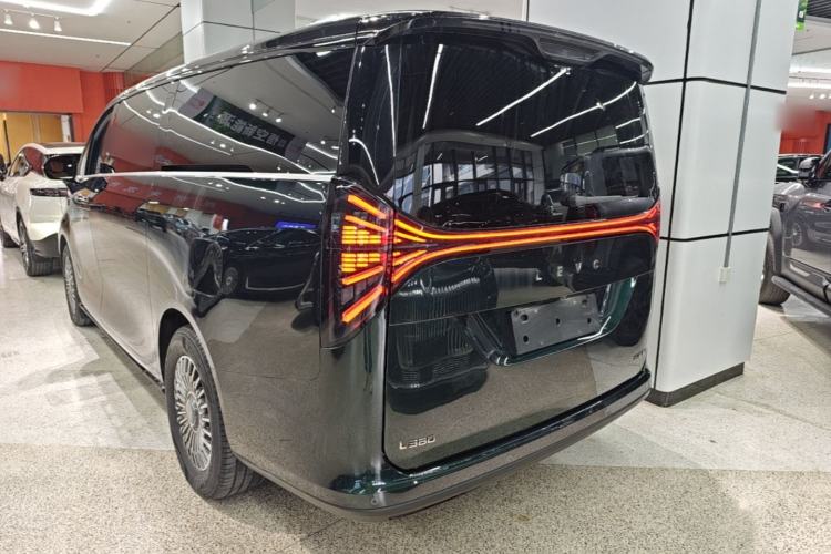Used Geely Galaxy LEVC L380 2025 805 km Collection Edition All-Wheel Drive Rear Left 45 Deg