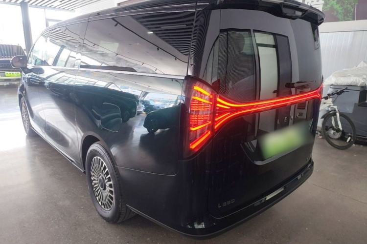Used Geely Galaxy LEVC L380 2025 805 km Flagship Version All-Wheel Drive Rear Left 45 Deg