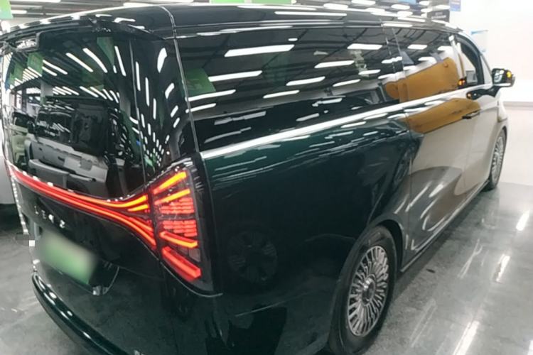 Used Geely Galaxy LEVC L380 2025 805 km Flagship Version All-Wheel Drive Rear Right 45 Deg