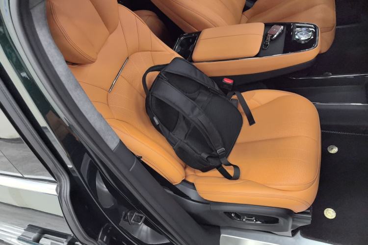 Used Geely Galaxy LEVC L380 2025 805 km Flagship Version All-Wheel Drive Right Front Seat